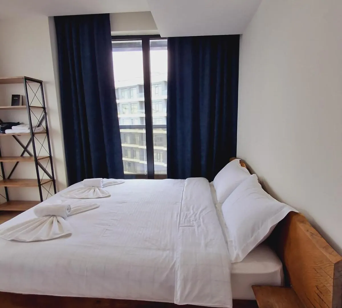 Bright Apart Near The Park Bedroom And Living Batumi